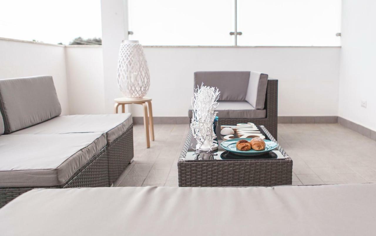 Sunkiss Apartment 500Mt Dal Mare ปอร์โตเชซาเรโอ ภายนอก รูปภาพ